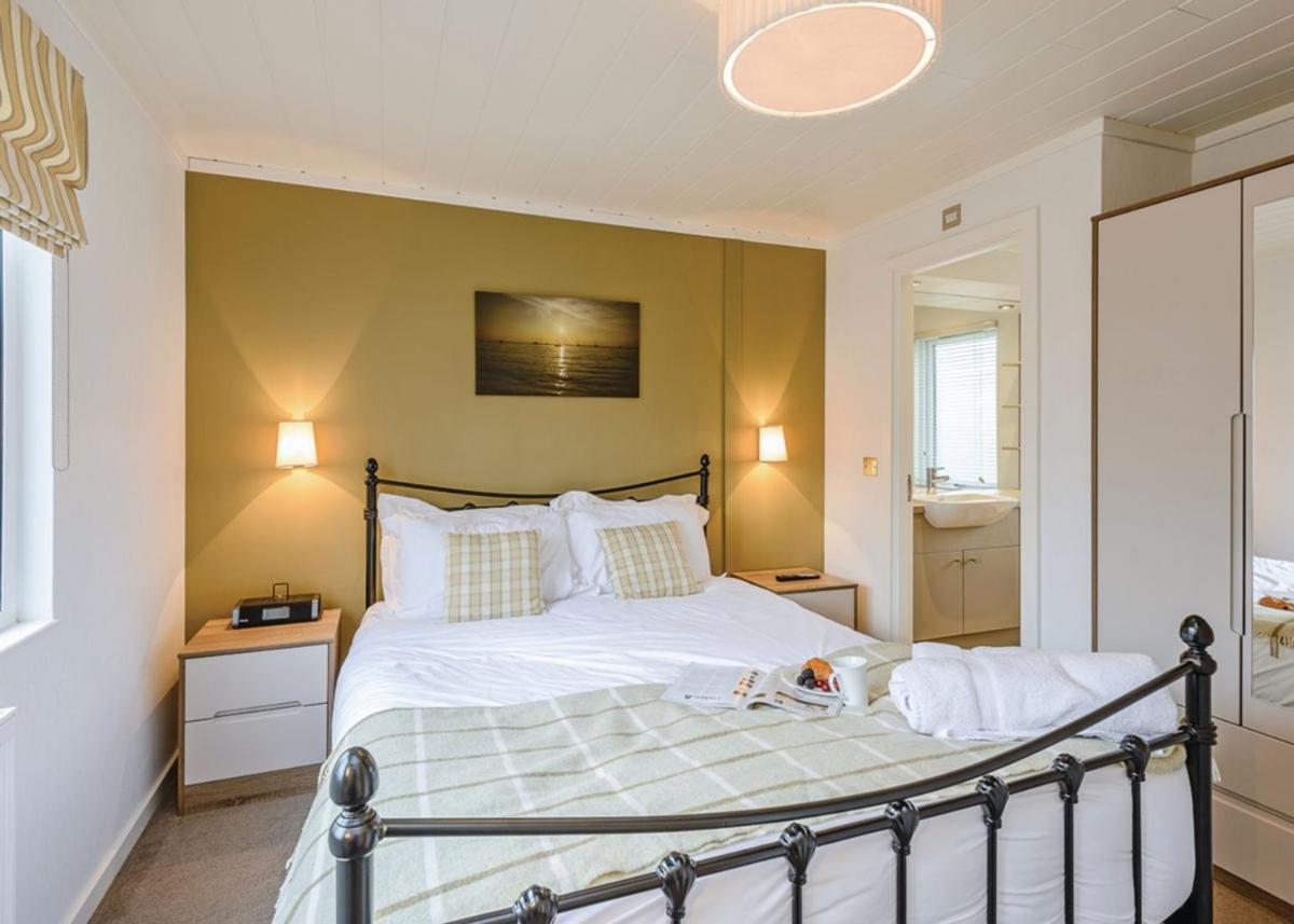 Woodside Coastal Retreat Hotel Fishbourne  Buitenkant foto